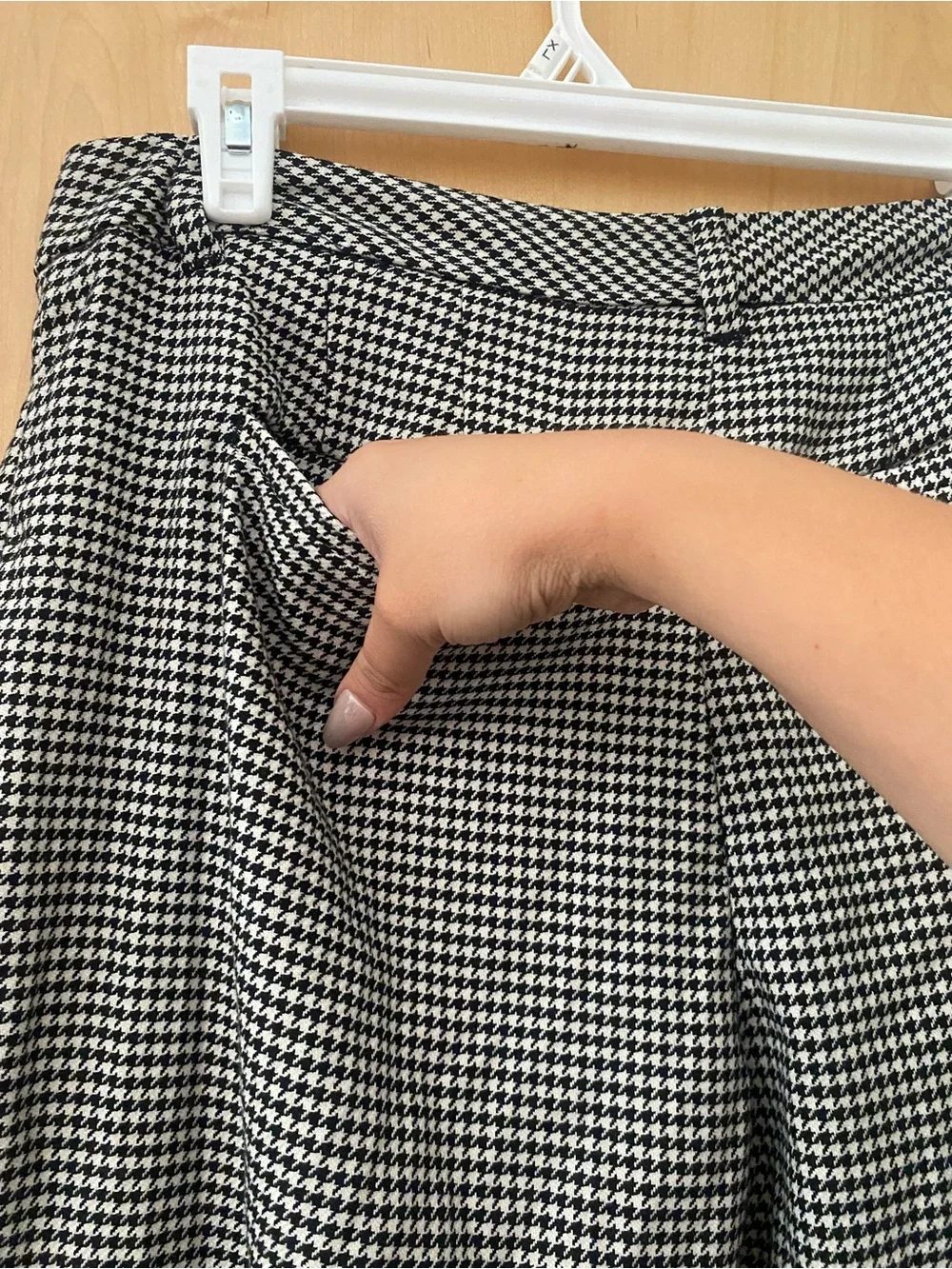 White House Black Market Black White Houndstooth The Slim Trousers Pants Size 10